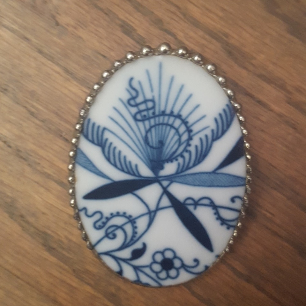 Handmade Repurposed China Brooch or Pendant
